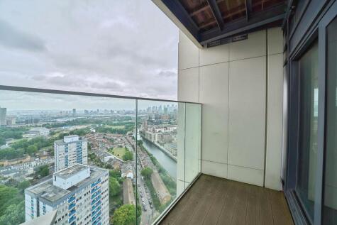 90 High Street, London, E15