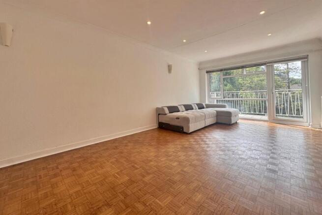 Living/Dining Area