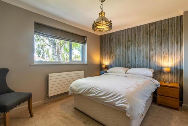 8420718-interior16.jpg