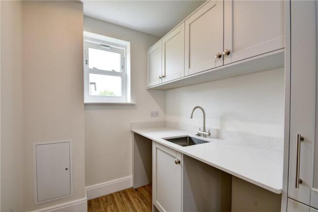 4 bed Semi-Detached for sale Image 6