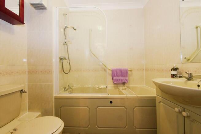 2 bed Apartment for sale Image 8