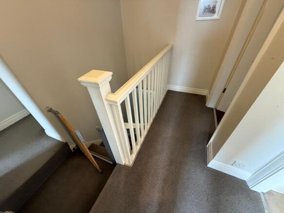4 bed Semi-Detached for sale Image 8