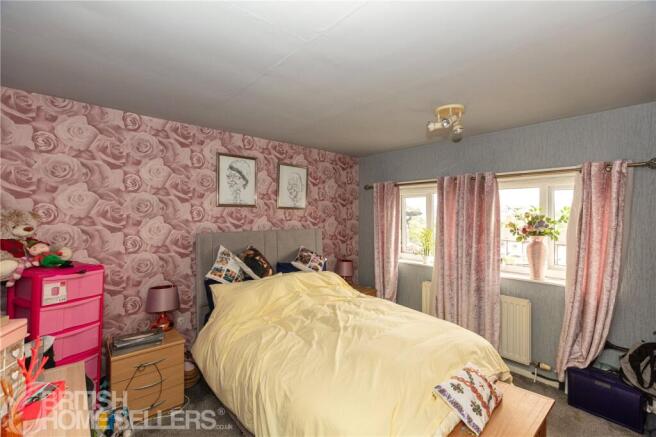 3 bed Semi-Detached for sale Image 5