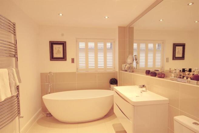 LUXURY BATHROOM