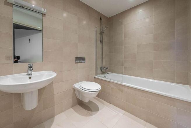 2 bed Flat to rent Image 10