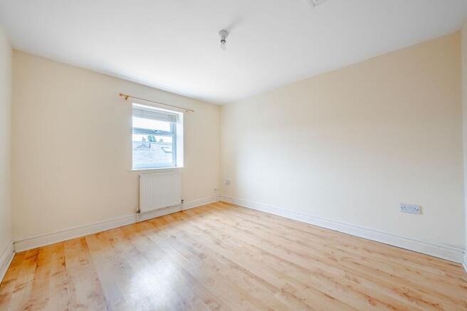 2 bed Flat for sale Image 6
