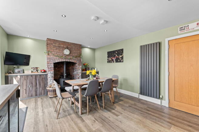 4 bed Semi-Detached for sale Image 7