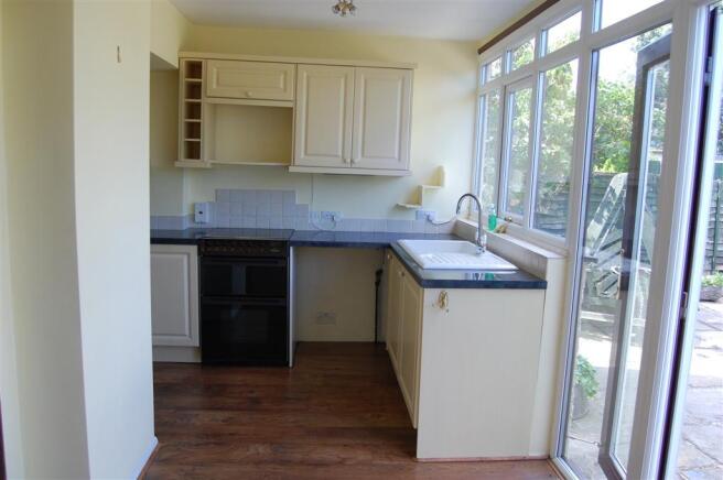 KITCHEN/BREAKFAST