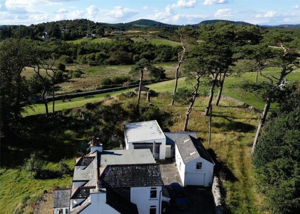 Showing Outbuildings