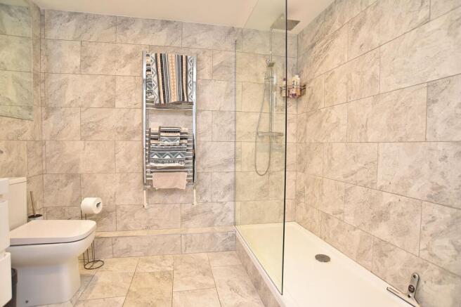 2 bed Flat for sale Image 8