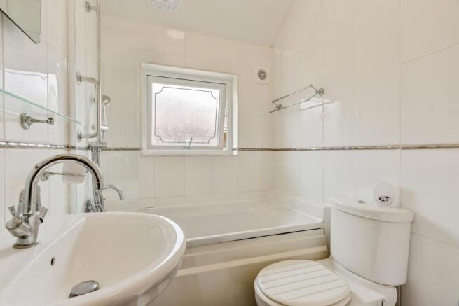 3 bed Semi-Detached for sale Image 4