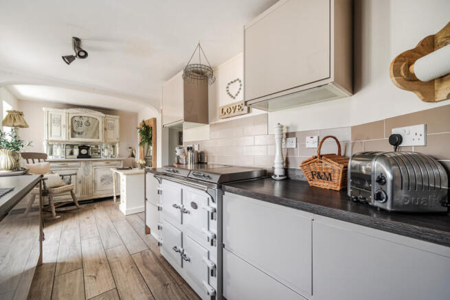 Burgh Hill, Bramshott, GU30 photo 4