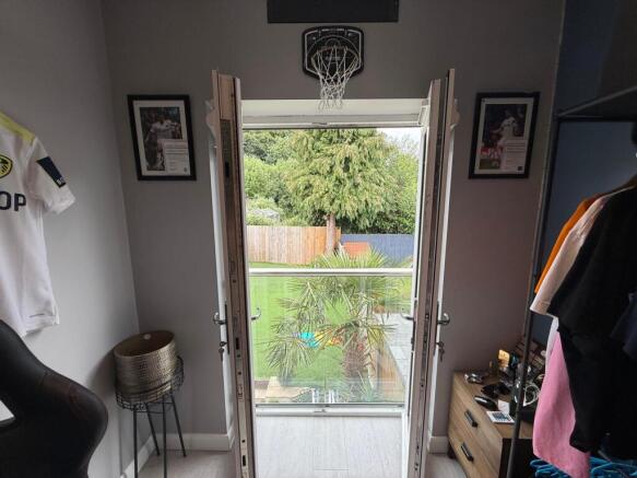 3 bed Semi-Detached for sale Image 9