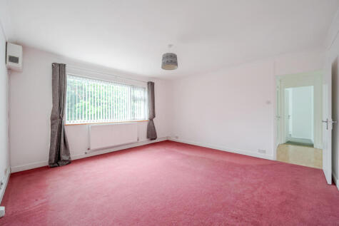 Thurlestone Parade, High Street, Shepperton, TW17