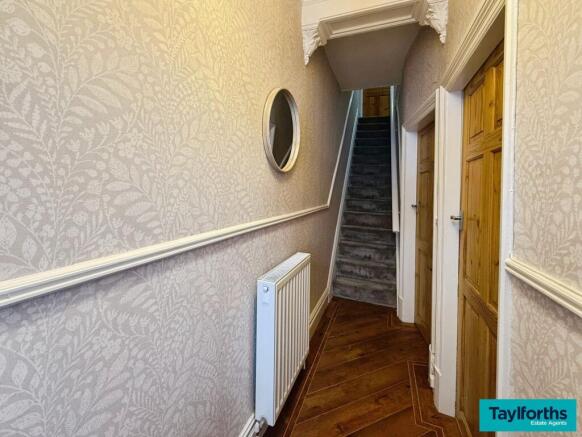 4 bed Terraced for sale Image 6
