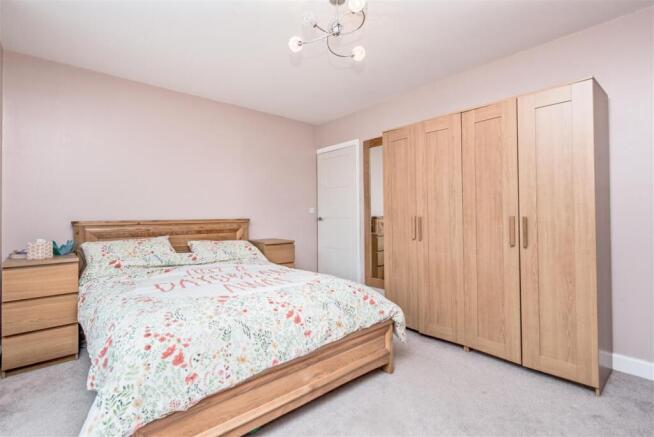 3 bed Semi-Detached for sale Image 11