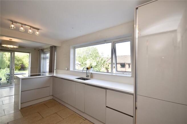 4 bed Detached for sale Image 6
