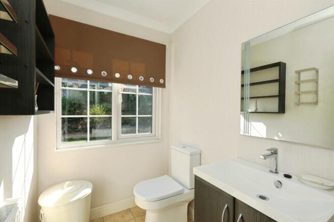2 bed Park Home for sale Image 10