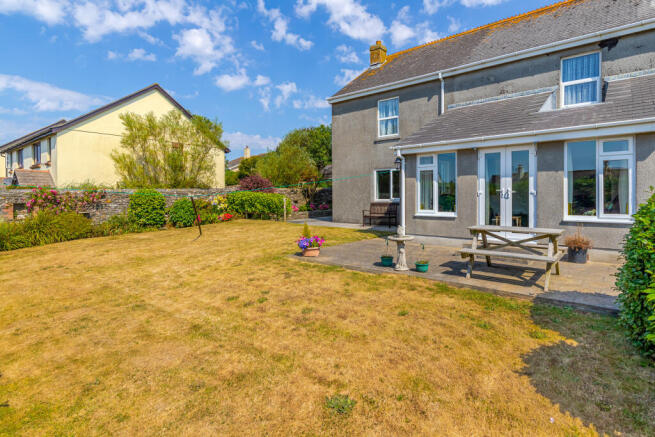 A07 - Sea View Town Road East Prawle - 260710