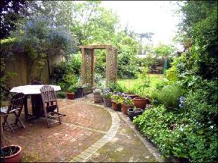DELIGHTFUL GARDENS