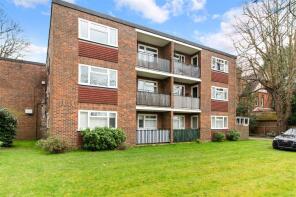 Flat 14, 23 Parkside Court, Alexandra Road, Epsom KT17 4BP