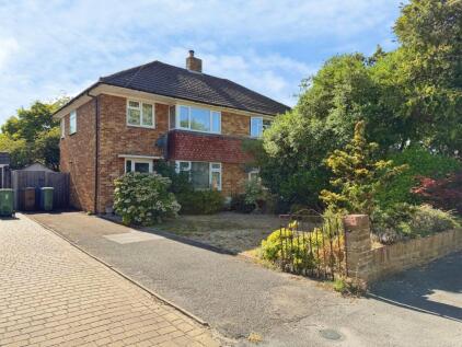 Chiltern Avenue, Farnborough, Hampshire, GU14