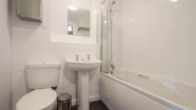 4 bed Terraced to rent Image 10