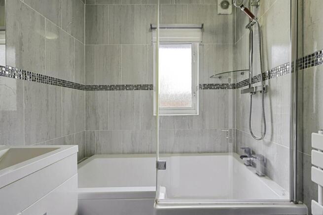 3 bed Semi-Detached for sale Image 8