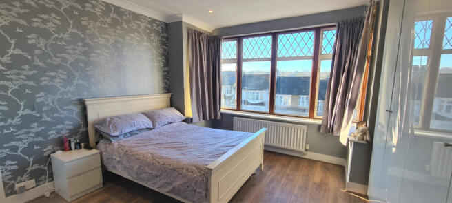 FRONT BEDROOM