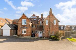 Cleeve House, Church Lane, Figheldean SP4 8JL