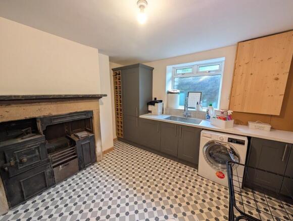 4 bed Terraced for sale Image 9