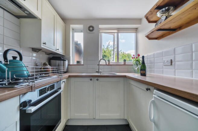 1300976-9-683da61...