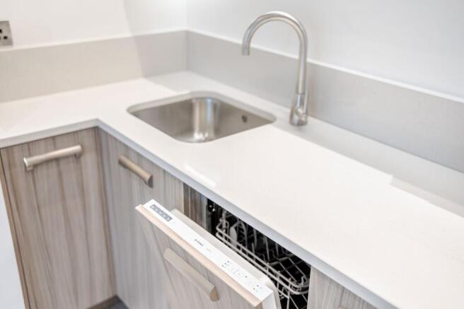 2 bed Flat for sale Image 6