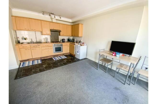Lounge / Kitchen