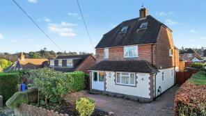 Pinecrest, Clovelly Road, Hindhead GU26 6RW