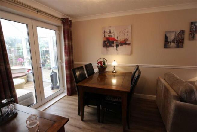 LIVING/DINING ROOM