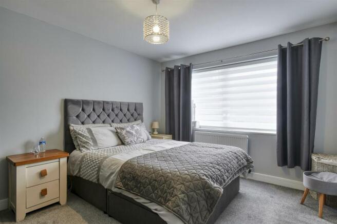 5 St Marks Close-2.jpg