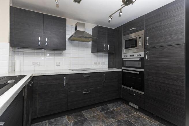 2 bed Apartment for sale Image 8