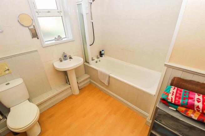 3 bed Semi-Detached for sale Image 9