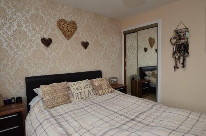 BEDROOM 2