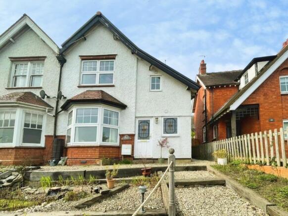 3 bedroom semi-detached house for sale in Kingshill Road, Dursley