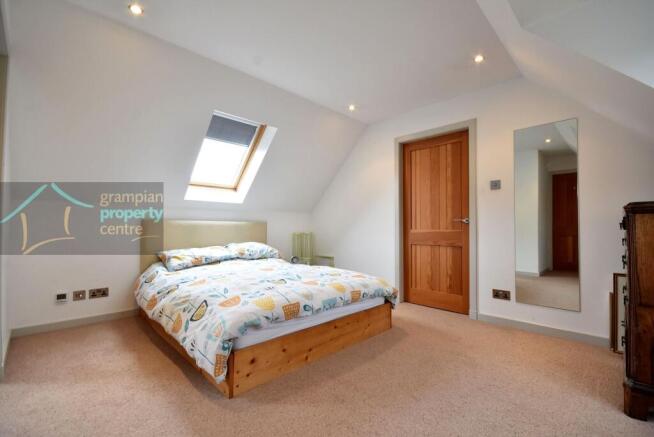 Bed 1 .JPG