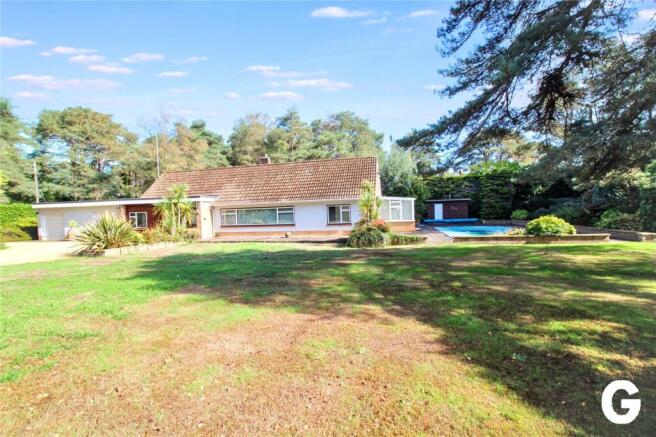 3-bed bungalow on The Close, Avon Castle, Ringwood, Hampshire, BH24, £1,500,000