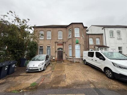 Aldborough Road South, Seven Kings
