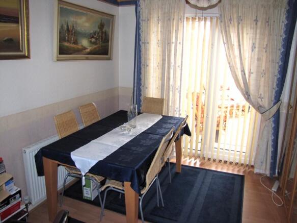 Lounge/Dining