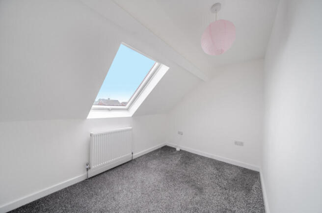 4 bed Bungalow for sale Image 8