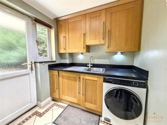 4 bed Detached for sale Image 10