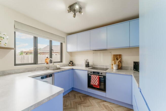 3 bed Semi-Detached for sale Image 6