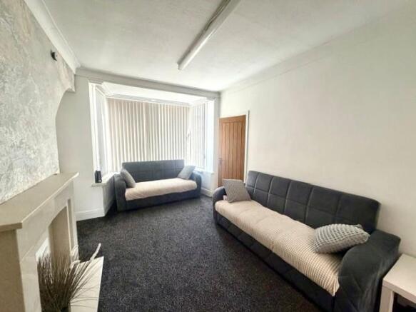 Lounge 2.jpg
