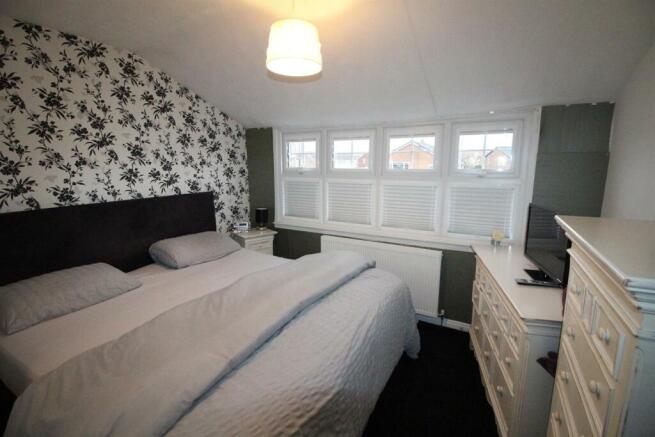 214 Low Grange Ave-Bed1a.JPG